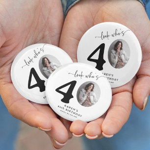 Badge Rond 15,2 Cm Drôle 'Regardez qui a 40 ans' Élégant 40e annivers