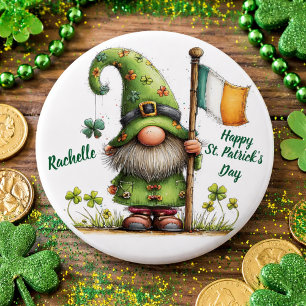 Badge Rond 15,2 Cm Gnome festif de la Saint-Patrick avec drapeau irla