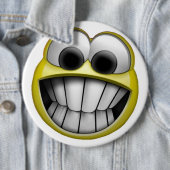 Badge Rond 15,2 Cm Grimacerie du visage heureux (En situation)