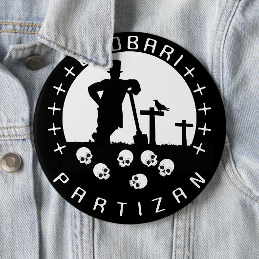 Badge Rond 15,2 Cm Grobari Partizan Lobanje  (En situation)