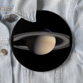 Badge Rond 15,2 Cm Image merveilleuse de Saturn de la NASA (En situation)