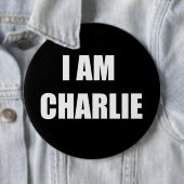BADGE ROND 15,2 CM JE SUIS CHARLIE (En situation)