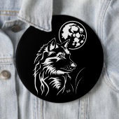 Badge Rond 15,2 Cm jeune loup rêveur (En situation)
