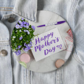 BADGE ROND 15,2 CM JOYEUX JOUR DE MÈRE (En situation)