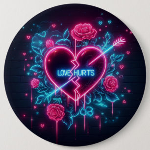 Badge Rond 15,2 Cm L'amour de la Saint Valentin fait mal au coeur de