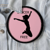 BADGE ROND 15,2 CM LE CANCER LIBÈRENT (En situation)