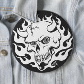Badge Rond 15,2 Cm Le crâne démon en flammes (En situation)