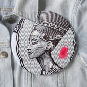 Badge Rond 15,2 Cm Nefertiti Pin (En situation)