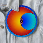 Badge Rond 15,2 Cm Oeil Du Bouton Arrondi Du Soleil (En situation)