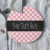Badge Rond 15,2 Cm Pois de rose de bubble-gum ; Rétro tableau (En situation)