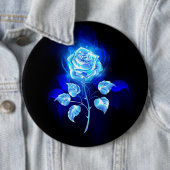 Badge Rond 15,2 Cm Rose bleu brûlant (En situation)