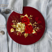 Badge Rond 15,2 Cm Trois Roses de bijoux (En situation)