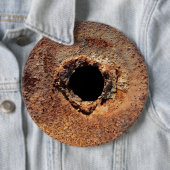 Badge Rond 15,2 Cm Trou dans la rouille (En situation)