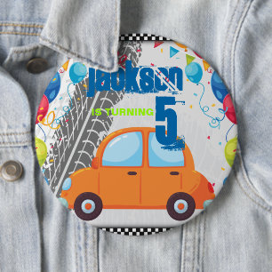 Badge Rond 15,2 Cm Voitures et pistes d'anniversaire