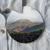 BADGE ROND 15,2 CM VUES DES ALLES (En situation)