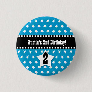 Badge Rond 2,50 Cm 2ème Le garçon d'anniversaire tient le premier