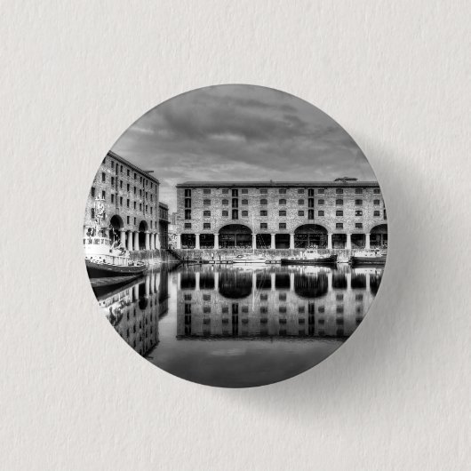 Badge Rond 2,50 Cm Albert Dock Liverpool Réflexions (Devant)