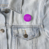 Badge Rond 2,50 Cm Bouton Club Vacciné Violet (En situation)