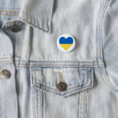 BADGE ROND 2,50 CM BOUTON "LOVE UKRAINE" (En situation)