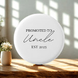 Badge Rond 2,50 Cm Bouton Promoté à Oncle EST | Cadeau à un nouvel on<br><div class="desc">Célébrez les nouvelles passionnantes avec ce bouton Promoted to Uncle EST 2025 - l'accessoire parfait pour un oncle pour la première fois! Que vous partagiez un faire-part de grossesse, que vous planifiez un baby shower ou que vous souhaitiez simplement vous amuser, ce badge minimaliste est un cadeau de coeur. Avec...</div>