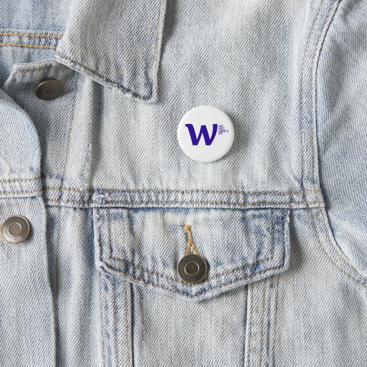 Badge Rond 2,50 Cm bouton - whowhatwhereswhy.com (En situation)