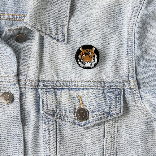 Badge Rond 2,50 Cm Boutons Tiger Face (En situation)