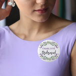 Badge Rond 2,50 Cm Bridesmaid lavande violette eucalyptus mariage<br><div class="desc">Pour la servante. Un arrière - plan blanc chic. Décoré de lavande,  fleurs de fleurs de violet et de verdure d'eucalyptus aquarellée. Personnalisez et ajoutez un nom.</div>