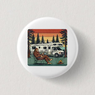 Badge Rond 2,50 Cm Caravane Camping Vintage Aventure Bigfoot