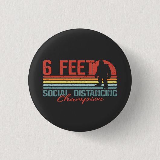 Badge Rond 2,50 Cm Champion de Distances Sociales Bigfoot 6 Pieds (Devant)