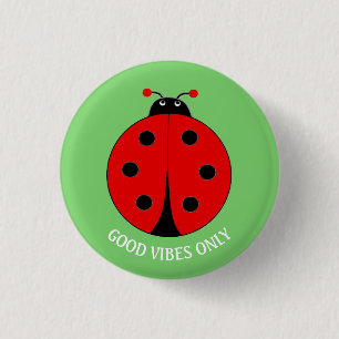 Badge Rond 2,50 Cm Coccinelle Good Vibes Only sur fond vert citron