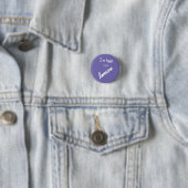 Badge Rond 2,50 Cm Devis amusant et occupé Humour manuscrit violet (En situation)