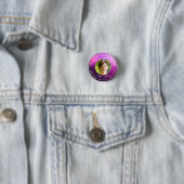Badge Rond 2,50 Cm En Mémoire Amoureuse Moderne Améthyste Mauve Iris  (En situation)