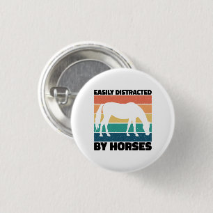 Badge Rond 2,50 Cm Facilement Distrait Par Les Chevaux Élevant Cool A