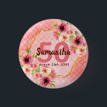 Badge Rond 2,50 Cm fête du 50e anniversaire corail or dahlia fleurs<br><div class="desc">Un bouton tendance pour une fête de 50e anniversaire. Avec un faux cadre hexagone en or géométrique. Décoré de fleurs de dahlia aquarellées en rose, crème et corail. Vivre corail avec des pois comme arrière - plan. Modèles pour un nom, 50 ans et une date. Date de naissance ou date...</div>