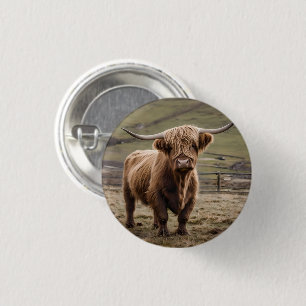 Badge Rond 2,50 Cm **"Furry Majesty : The Woolly Brown Highland Cow"*