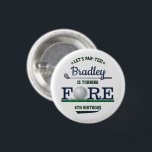 Badge Rond 2,50 Cm Golf PAR-TEE 4e anniversaire<br><div class="desc">Célébrez en style avec ces boutons amusants et très tendance de 4ème anniversaire. Le design est facile à personnaliser avec votre libellé d'événement spécial et vos invités seront ravis quand ils verront ces boutons fabuleux. Les éléments correspondants se trouvent dans la collection.</div>