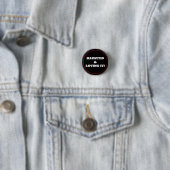 Badge Rond 2,50 Cm Haunted & Loving It! (En situation)