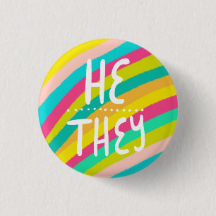 Badge Rond 2,50 Cm IL/ELLES Pronononononononononondes de main colorée