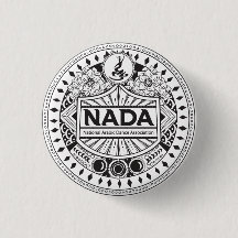 INSIGNE ROND DU STYLE TRIBAL 1,25 DE NADA"
