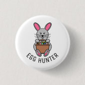 Badge Rond 2,50 Cm Lapin de Pâques Gris, Chasseur d'Oeufs (Devant)