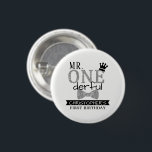Badge Rond 2,50 Cm M. ONEderful 1st Birthday Party Favor<br><div class="desc">Célébrez dans le style avec ces boutons amusants et très tendance de 1er anniversaire. Le design est facile à personnaliser avec votre libellé d'événement spécial et vos invités seront ravis quand ils reçoivent ces boutons fabuleux. Des éléments de partie correspondants se trouvent dans la collection.</div>