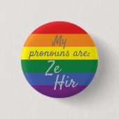 Badge Rond 2,50 Cm Mes pronouns sont : Ze Hir - Rainbow Flag (Devant)