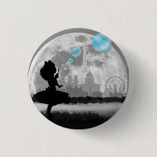 Badge Rond 2,50 Cm PARIS Petite Fille Créant un Bouton d'Art de Bulle