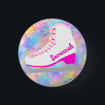 Badge Rond 2,50 Cm Patinage artistique personnalisé<br><div class="desc">Bouton de conception originale de patinage sur glace mignon. Personnalisez-le avec votre propre nom/texte. Autres couleurs et dessins disponibles. Veuillez voir mes autres articles de patinage artistique dans mon magasin. Joyeux patin ! *Design de patins à glace dessinés à la main par moi. Tous mes designs sont originaux ! Seulement...</div>