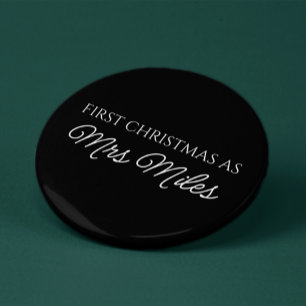 Badge Rond 2,50 Cm Personnalisé 'Premier Noël en tant que Madame' Nom