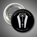 BADGE ROND 2,50 CM PHOTO PRIESTHOOD SIMPLE NOIR ET BLANC<br><div class="desc">Ce bouton élégant en noir et blanc présente une conception classique de collier prêtre avec le texte "PRIESTHOOD SUNDAY September 29, 2024." (Typiquement, cette célébration est le dernier dimanche de septembre, mais les églises peuvent célébrer cela à tout moment à leur convenance.) Simple mais puissant, ce bouton est parfait pour...</div>