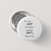 Badge Rond 2,50 Cm Prenez Un Couple Engagé Tiré Taillant Le noeud Per (Devant & derrière)