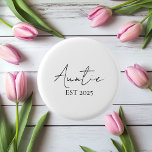 Badge Rond 2,50 Cm Promu à la tante EST 2025 | Tante nouvelle<br><div class="desc">Célébrez le voyage passionnant vers la création de tante avec ce bouton rond "Promoted to Auntie EST 2025" ! Parfait pour les annonces de grossesse, les baby showers ou le genre révèlent les fêtes, cette épingle douce minimaliste ajoute une touche personnelle et élégante à toute tenue ou sac de couche....</div>