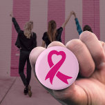 Badge Rond 2,50 Cm Ruban de sensibilisation au cancer du sein<br><div class="desc">Le ruban rose est devenu le symbole universel du cancer du sein,  sensibilisant,  soutenant et rassemblant les femmes en solidarité.</div>