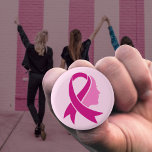 Badge Rond 2,50 Cm Ruban de sensibilisation au cancer du sein<br><div class="desc">Le ruban rose est devenu le symbole universel du cancer du sein,  sensibilisant,  soutenant et rassemblant les femmes en solidarité.</div>